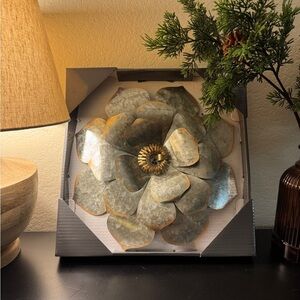 Wall Art Metallic Flower